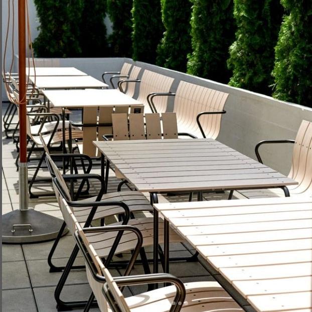 طاولة المحيط